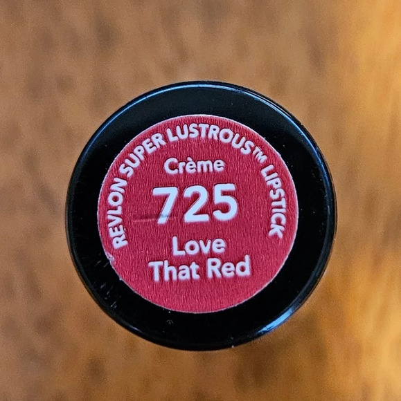 Revlon Super Lustrous Creme Lipstick #725 Love That Red - Picture 2 of 5